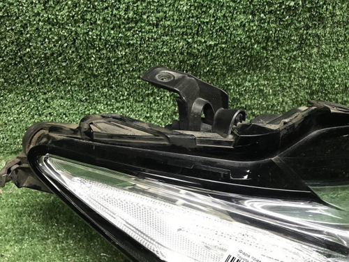 Битая Фара правая Toyota Camry xv70 (20-нв) LED