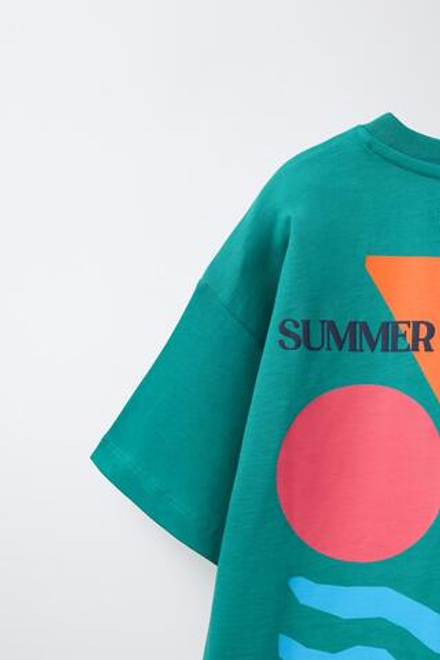 ZARA ФУТБОЛКА С ГРАФИЧЕСКИМ ПРИНТОМ, ЦВЕТ МОРСКОЙ ВОЛНЫ