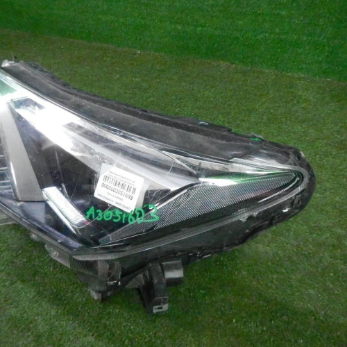Фара левая Toyota Rav 4 CA40 (2015-2019) LED