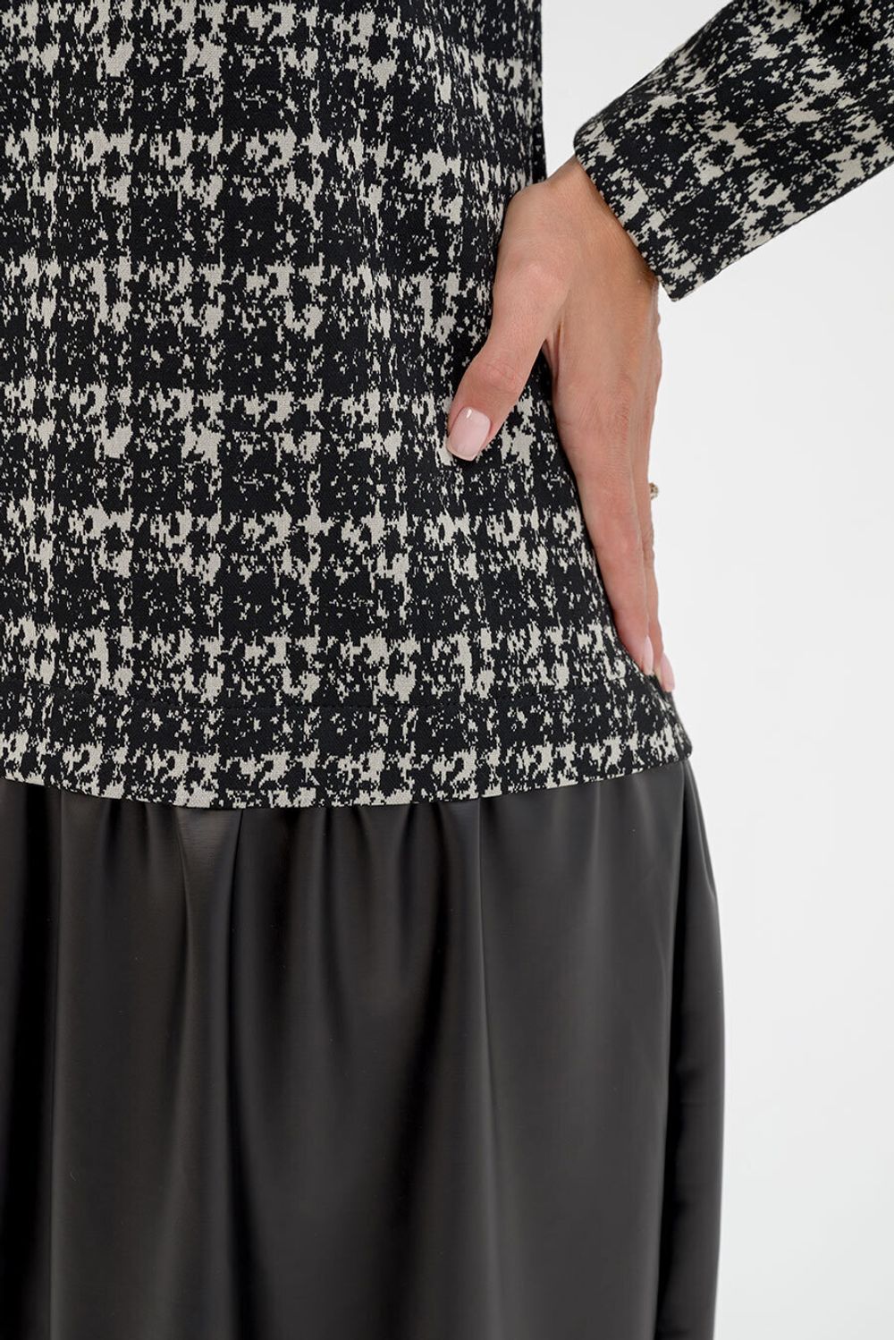 Платье Беатрис (46-56) Serenada серо-черный (Акция)