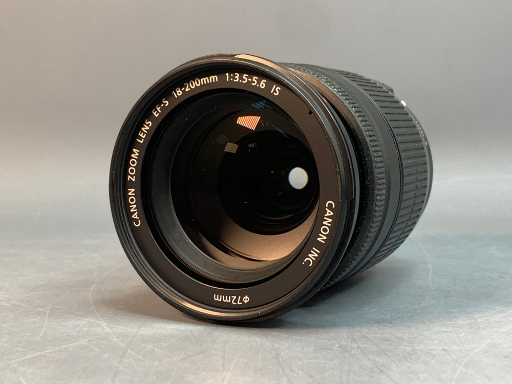 Canon EF-S 18-200mm 3.5-5.6 IS, до 18mm не доходит zoom