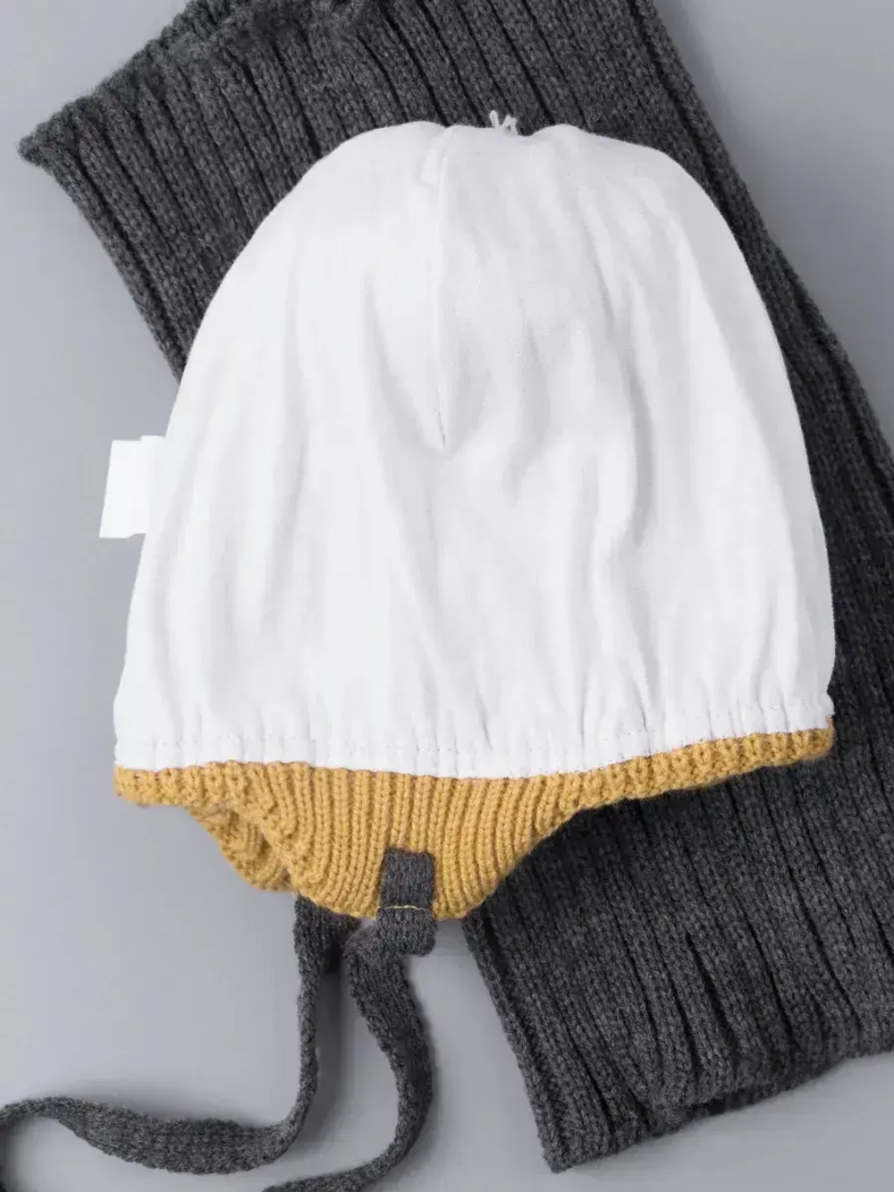 Шапка для мальчика осенняя вязаная и снуд