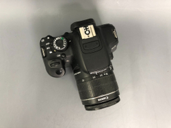 Canon 650D kit 18-55mm 3.5-5.6 IS II 9.600 кадров