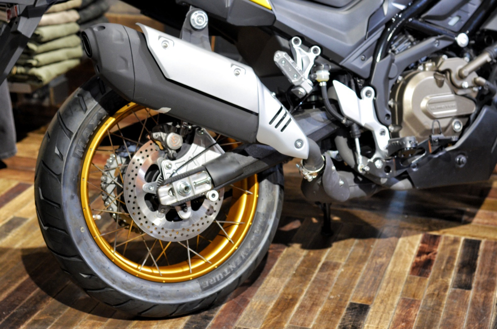 QJMOTOR SVT 650 X (White)