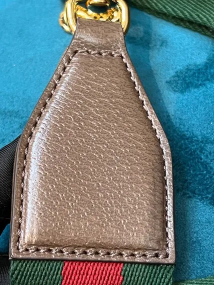 Маленькая сумка на плечо Gucci Ophidia