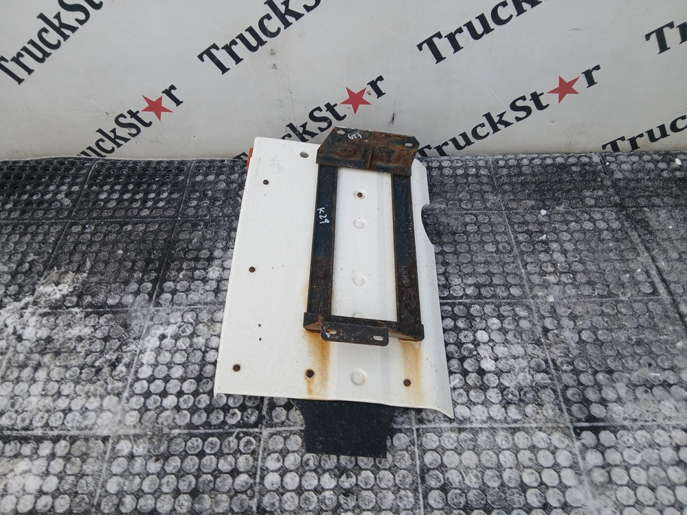 Крыло переднее левое задняя часть