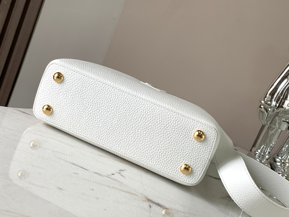 Louis Vuitton Capucines BB