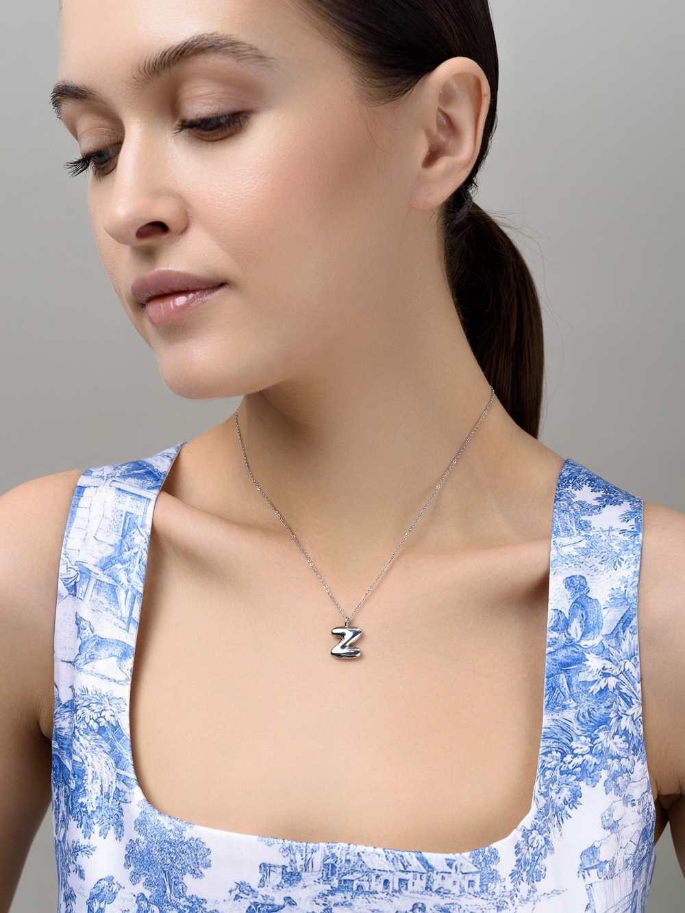 Колье с буквой