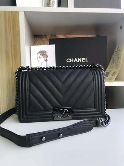 Chanel Boy 25 cm
