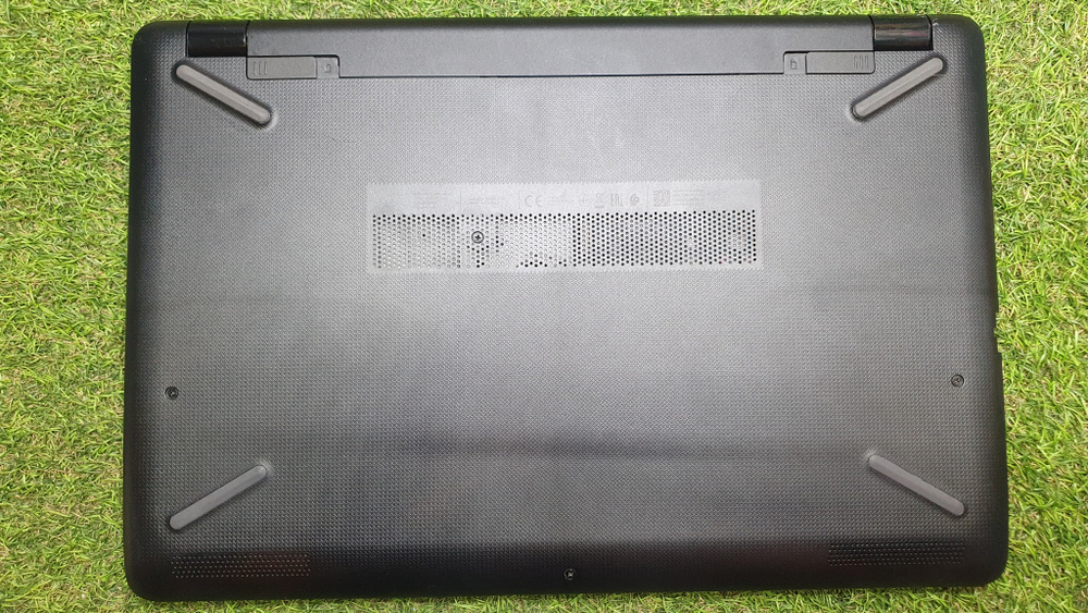 Ноутбук HP A6/4Gb/FHD/15-rb096ur Black (8UN29EA)/Windows 10