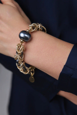 Браслет Византия биколор: золото и графит с темно-серой плоской жемчужиной