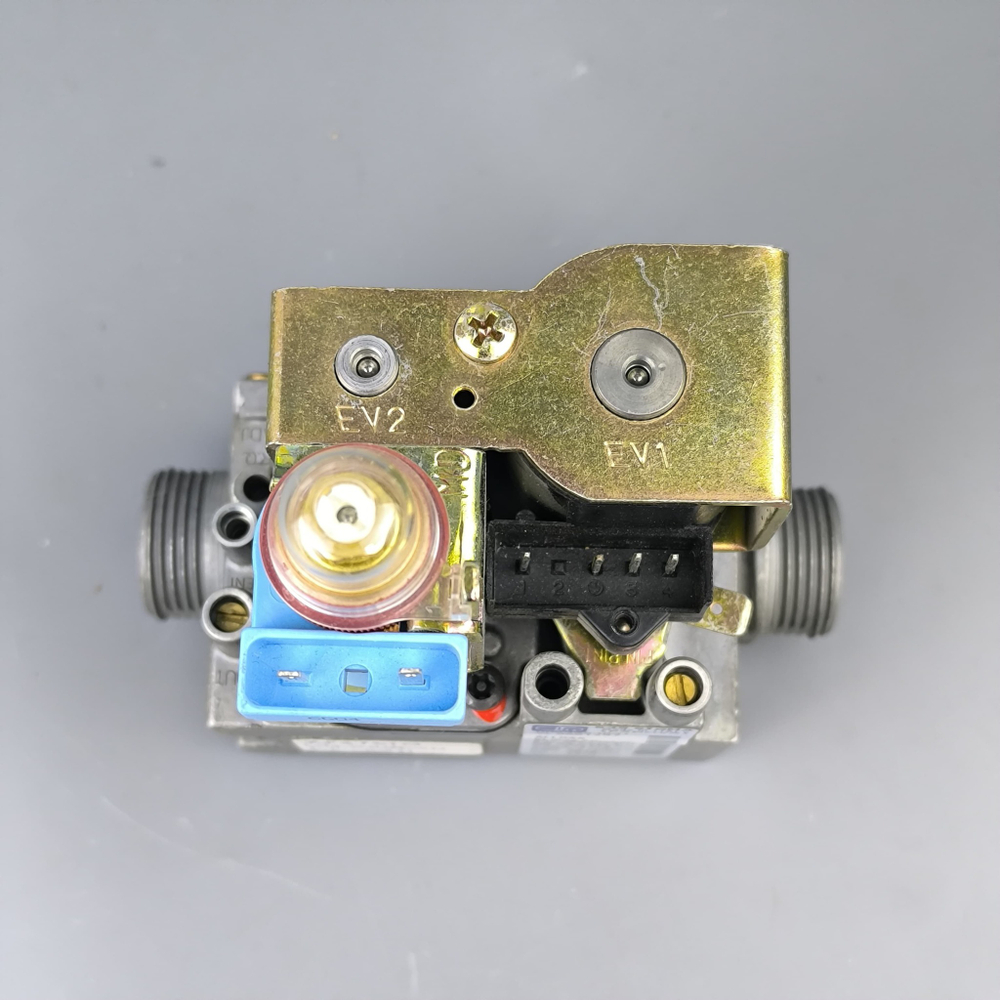 Б/У Газовый клапан для котлов VIESSMANN арт. 7831310