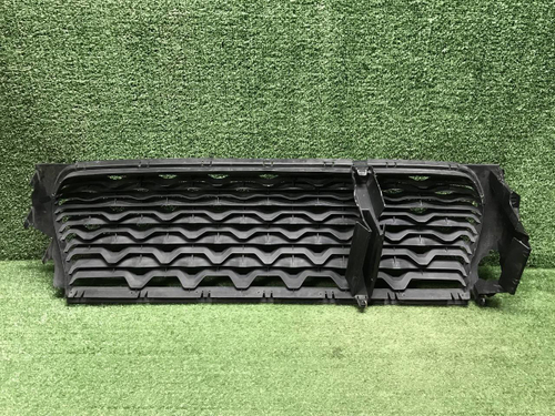 Решетка переднего бампера Renault Duster 2 (20-нв)