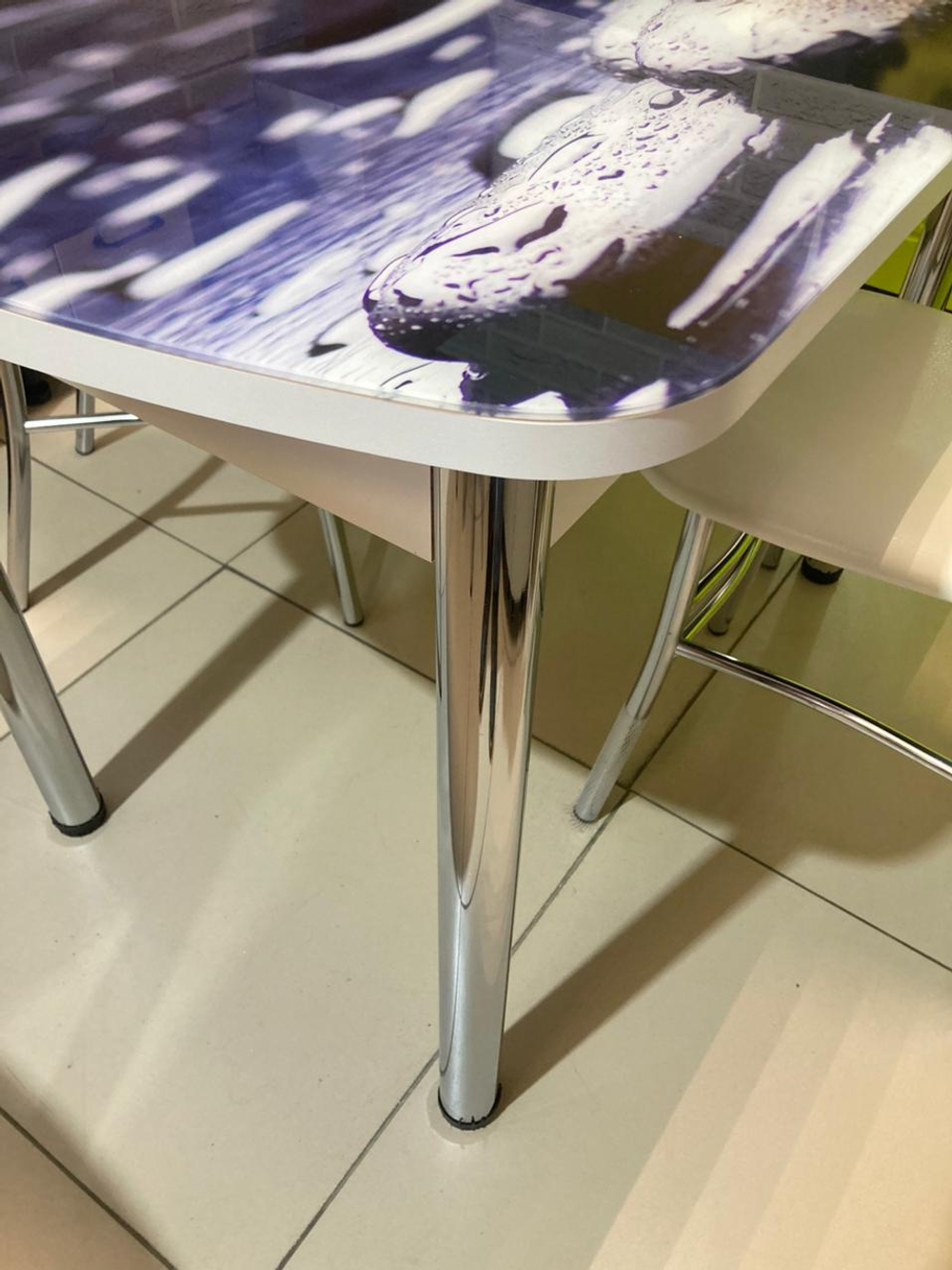 Стол разд Стеклянный подстолье прямое хром Царг.пояс белый Ст-ца орхидея на камне (белый) ф/п стекло