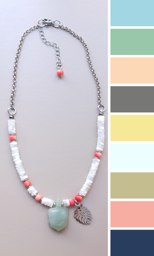 бусы из перламутра с нефритовой подвеской