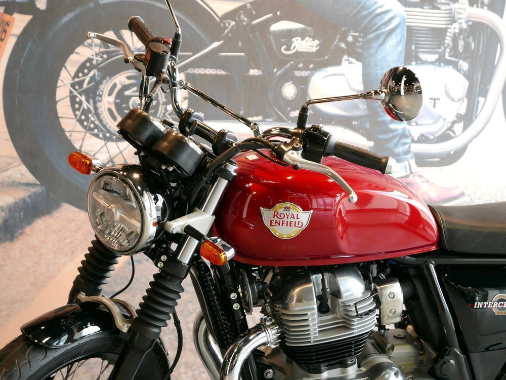 Royal Enfield Interceptor 650 Canyon Red (Standard / Single tone)