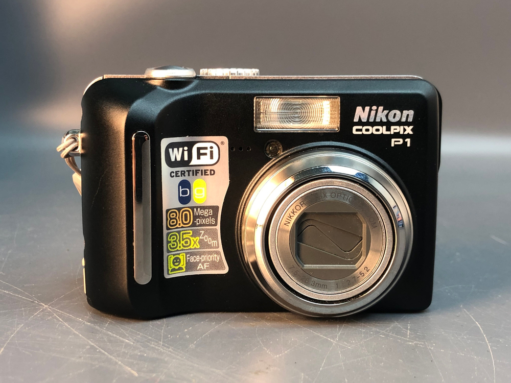 Nikon p1, без зарядного устройства