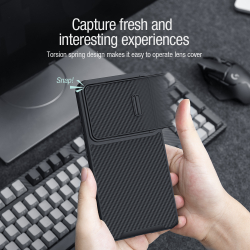 Чехол от Nillkin для смартфона Samsung Galaxy S23+, серия Synthetic Fiber S (покрытие синтетический карбон), полуавтоматическая конструкция сдвижной крышки