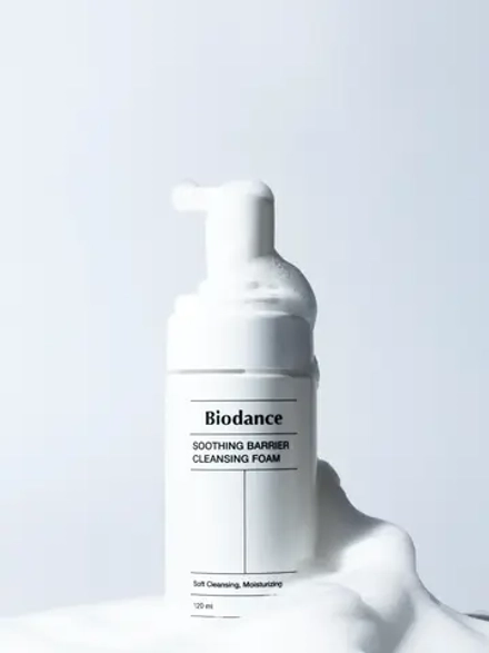 Biodance Успокаивающая пузырьковая пенка для умывания Soothing Barrier Cleansing Foam 120 мл