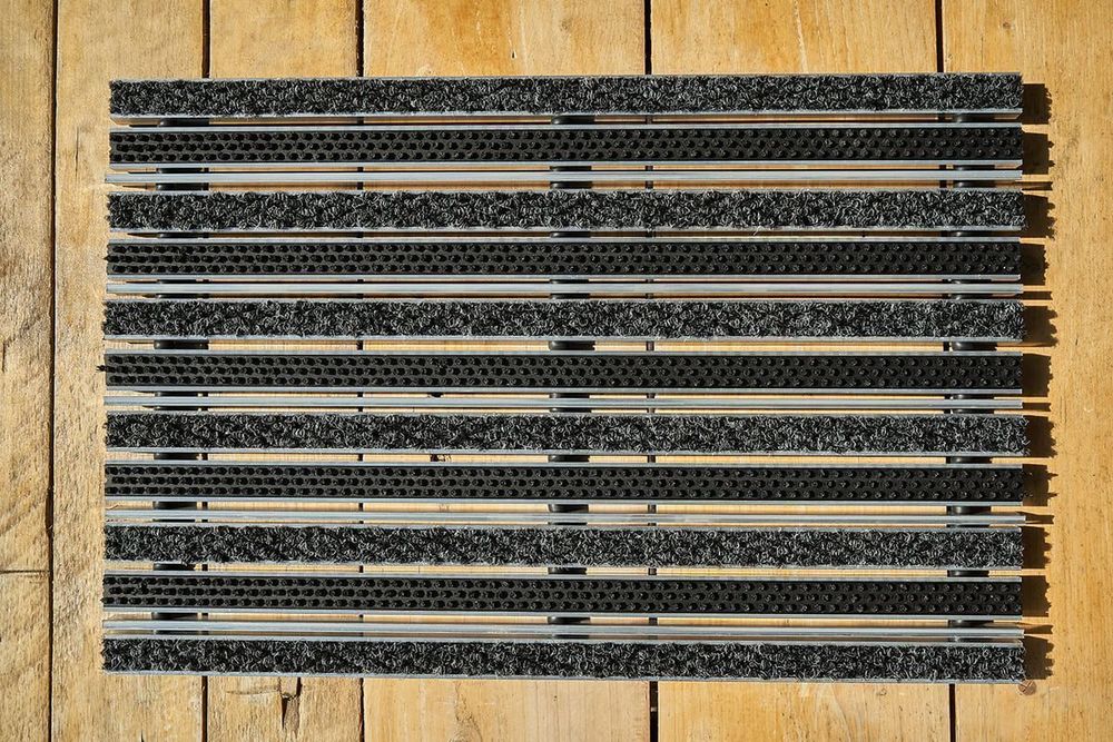 Придверная решетка Gidrolica Step – щетка + скребок, 390×590 мм