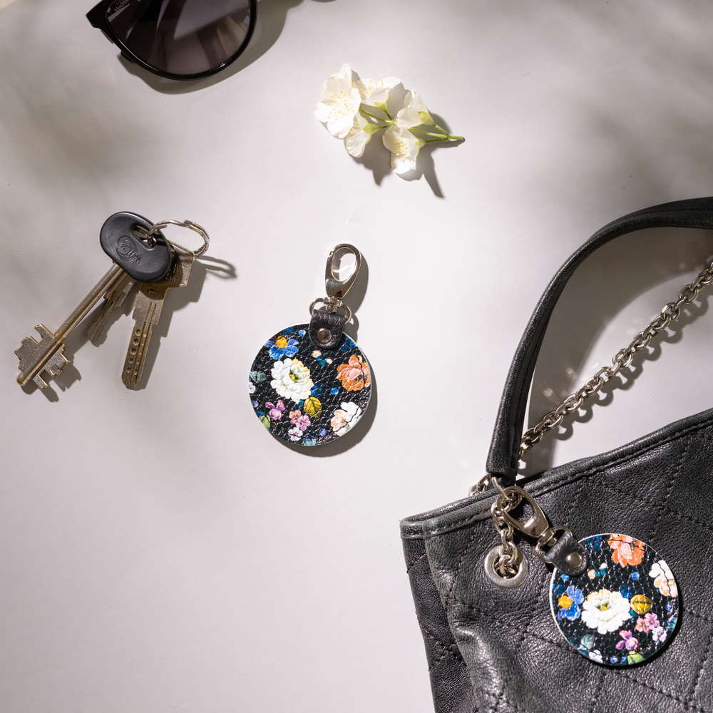 Keychain with rotating element BR02112023001