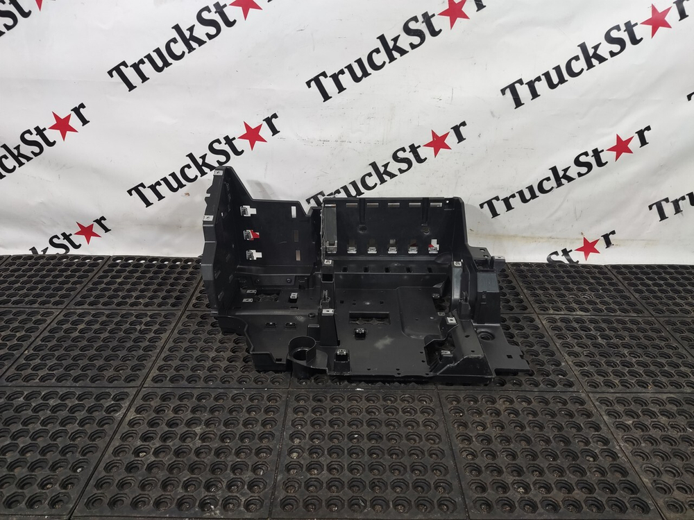 Кронштейн крепления торпедо