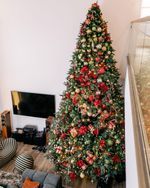 пышная елка большая