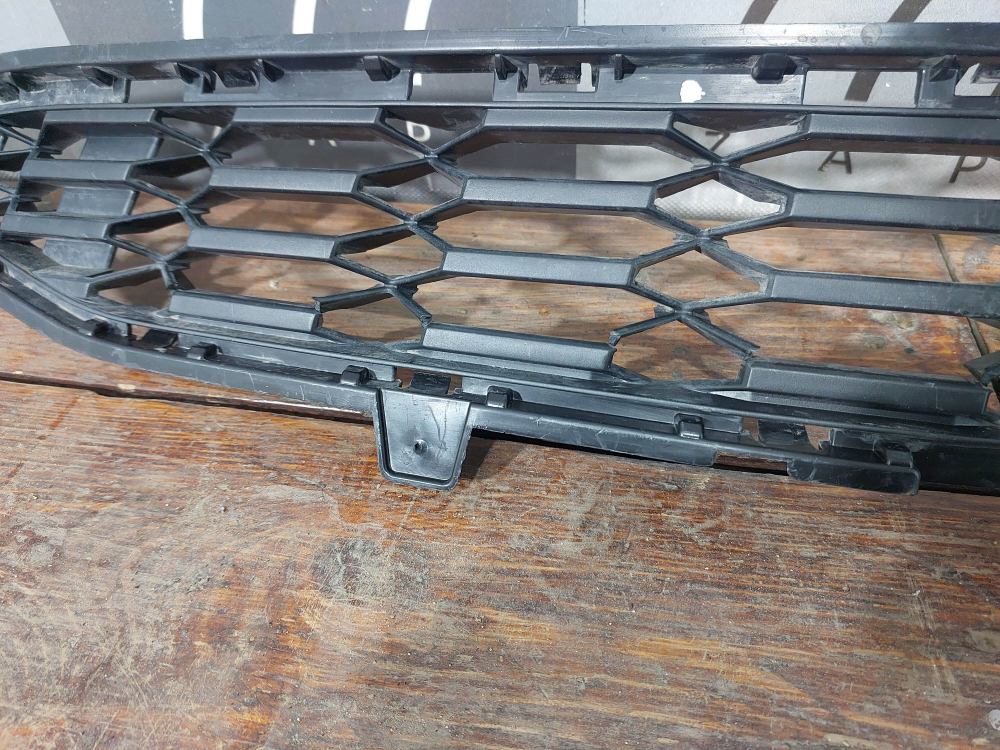 Решетка переднего бампера Haval F7 2, F7x 2 24-нв Б/У Оригинал 2803115XKN02A