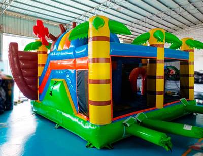 Надувной батут для бизнеса "Корабль Пирата",  размер 7.8х5.5х4.3