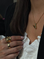 Цепочка буква V