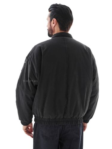 Черный утепленный бомбер с нагрудными карманами