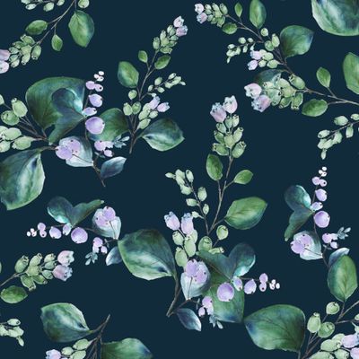 Цветущий снежноягодник и зеленые веточки, акварель на темном