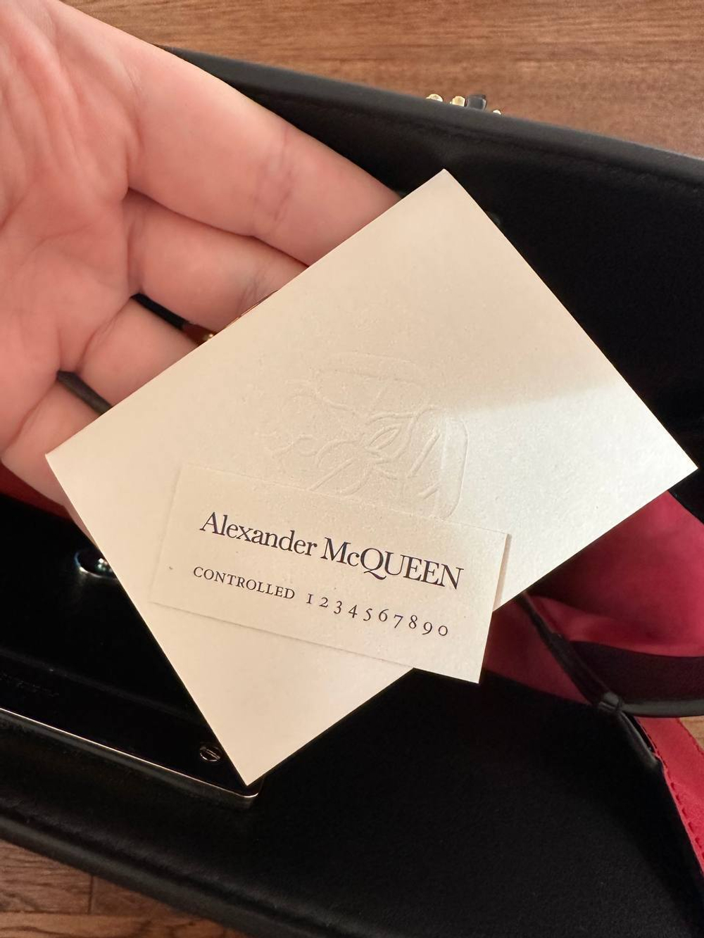 Сумка Alexander McQueen The Tall Story