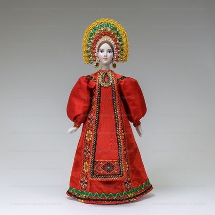 Сувенирная кукла в красном сарафане с передником