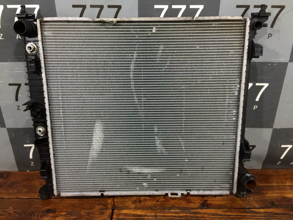 Радиатор двигателя Mercedes GL GLS (X166) 12-19 Б/У Оригинал A0995001303