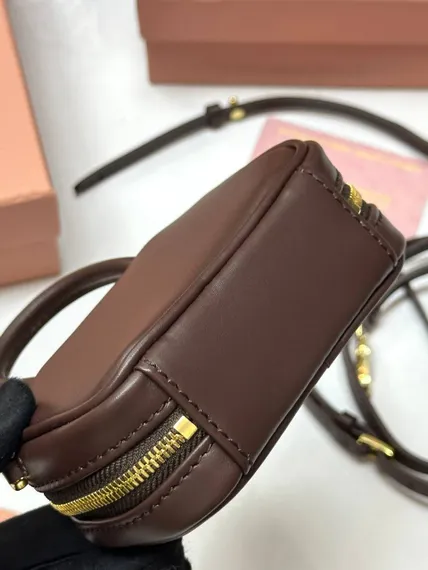 Мини сумка MIU MIU из натуральной кожи в тёмно-коричневом цвете
