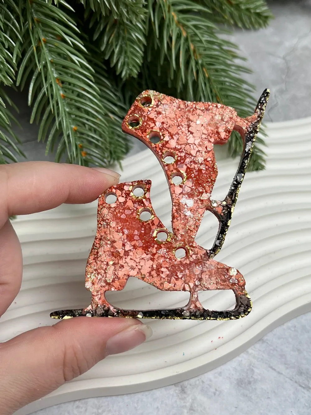 Новогодняя елочная игрушка Коньки