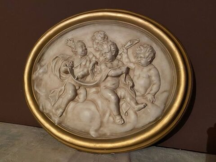 Старинный барельеф