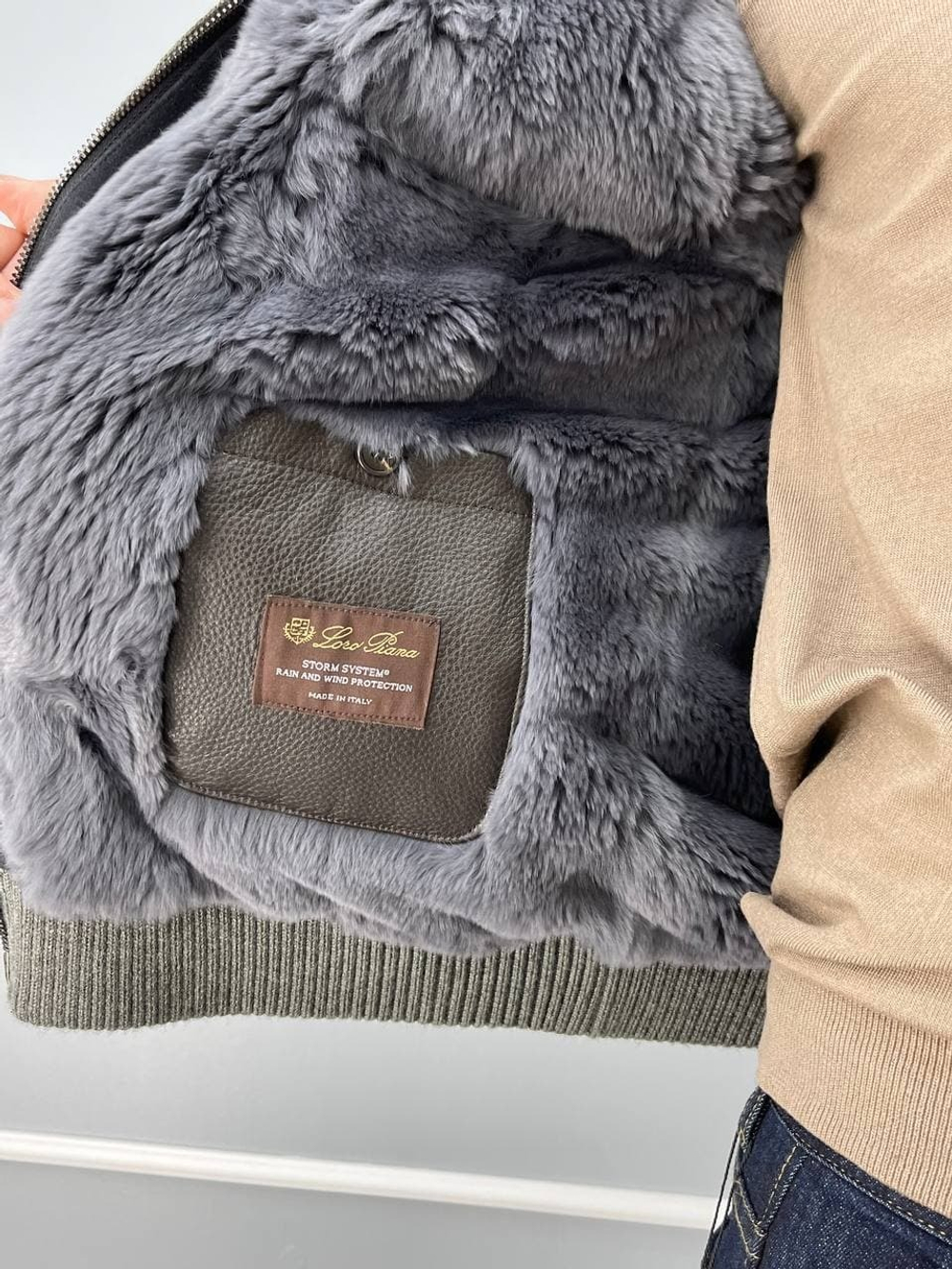 Мужской бомбер Loro Piana с мехом внутри