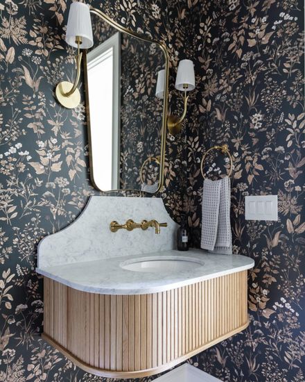 Золотое зеркало в раме “Кейн”