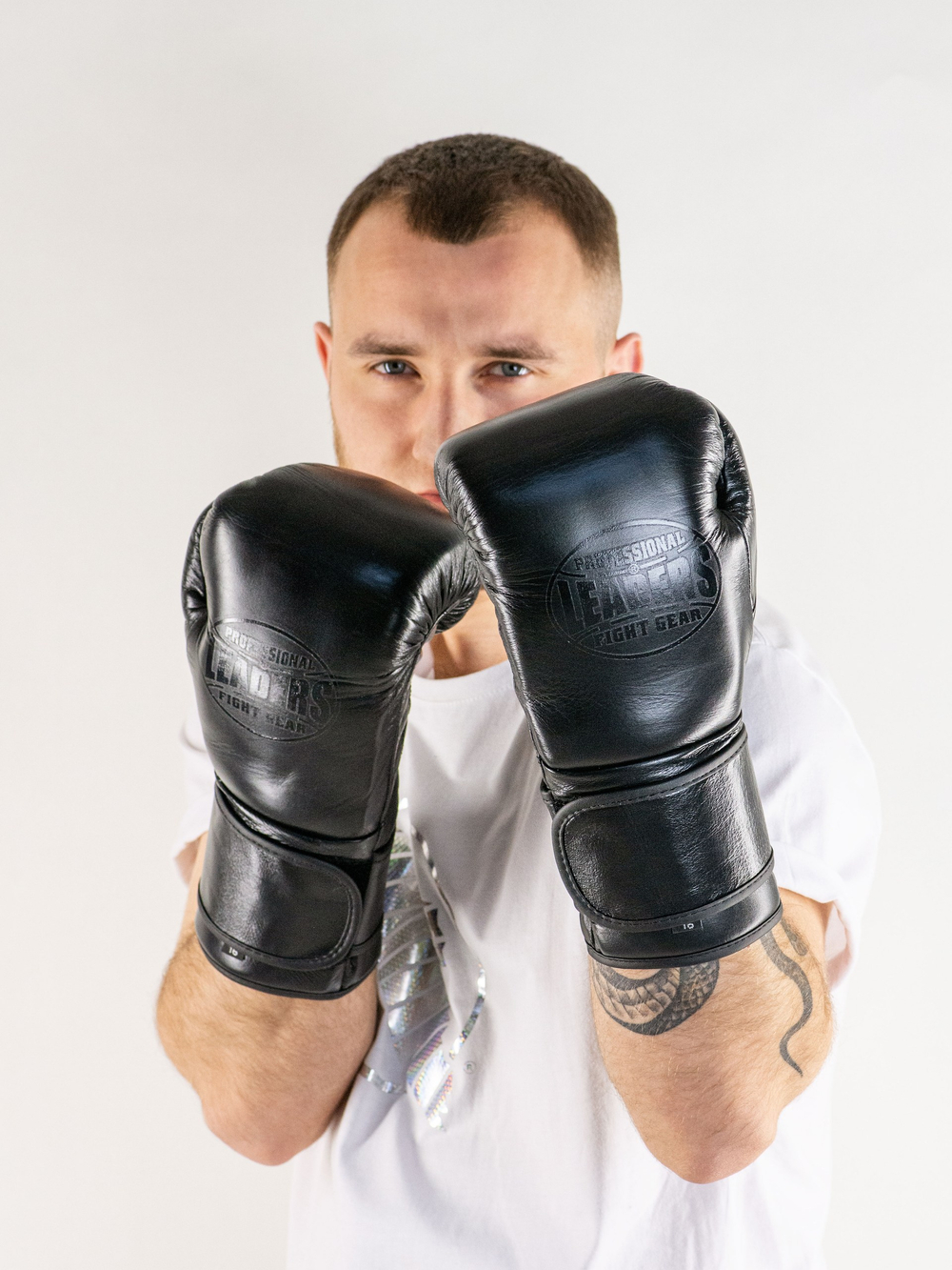 Перчатки боксерские LEADERS MEX BK черный