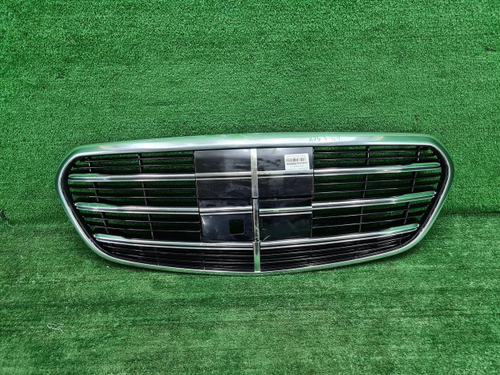 Решетка радиатора Mercedes S W223 (2020-н.в.)