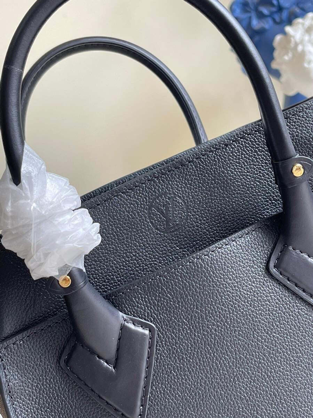 Louis Vuitton On My Side PM