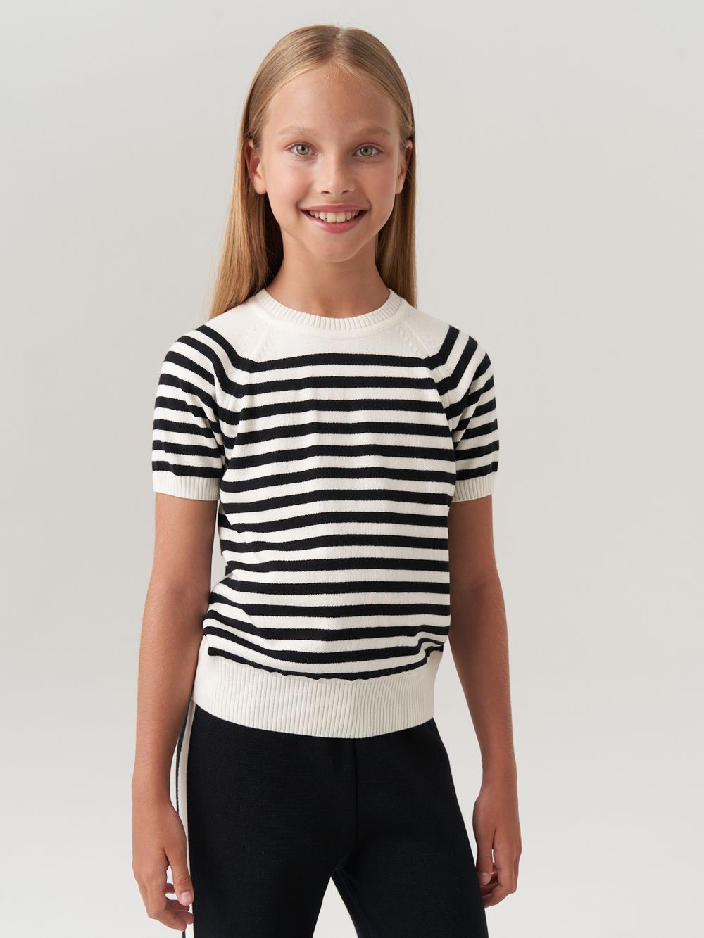 Джемпер для девочки с коротким рукавом AT1012 молочный-черный