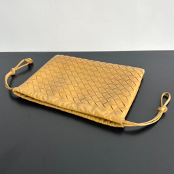 Bottega Veneta Medium Dustbag 32 cm