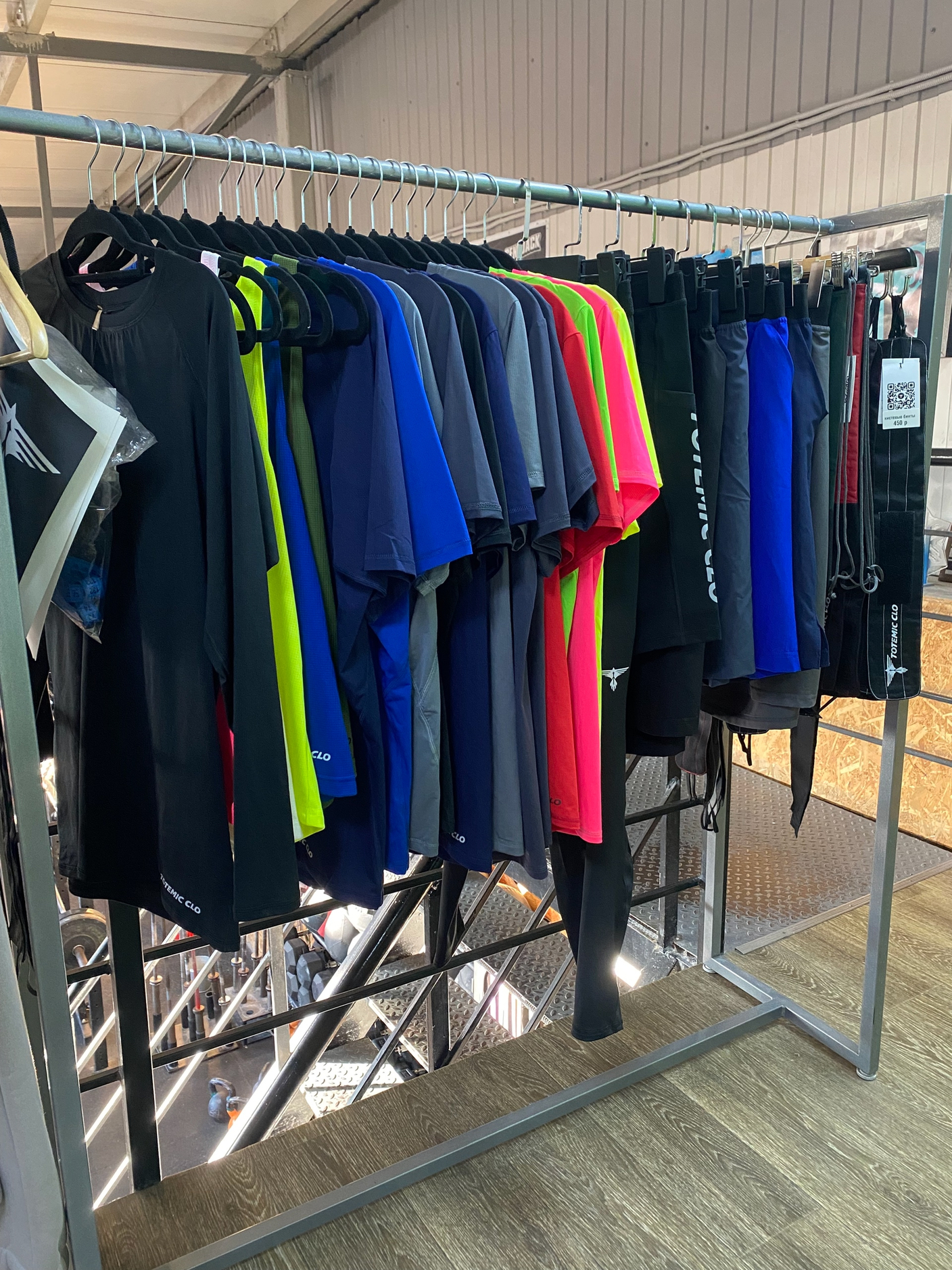 М:  Проспект Большевиков, Новочеркасская, Ладожская