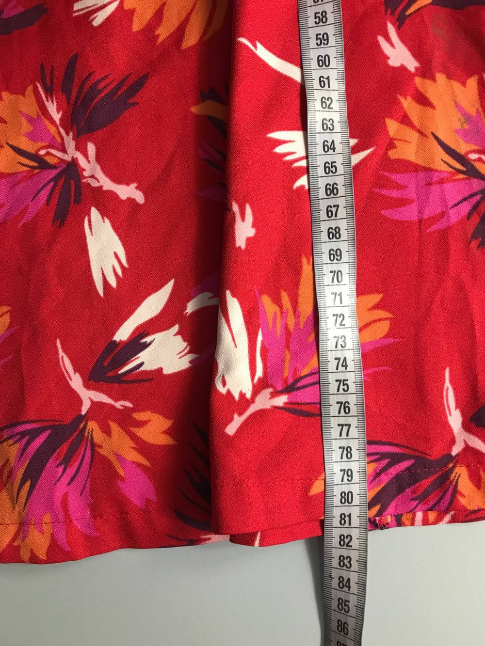 Платье яркой расцветки,визуально на 40/42 размер