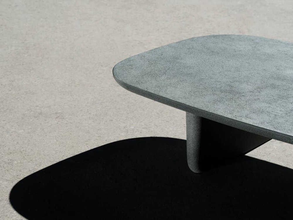 Столик B&B Italia Tobi-Ishi Outdoor