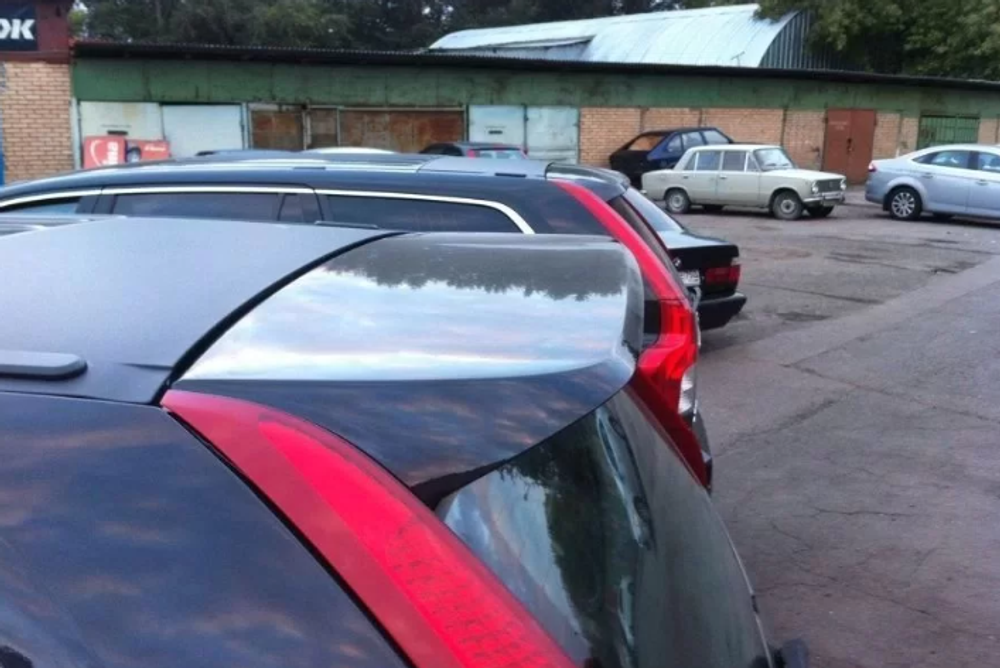 Спойлер верхний Volvo XC90