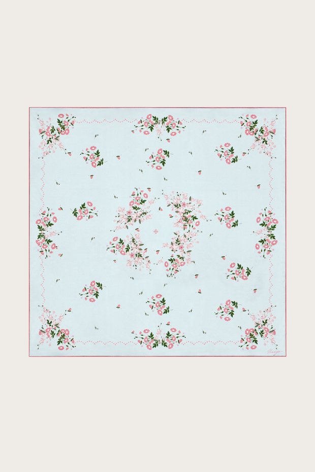 ПЛАТОК ИЗ ГОЛУБОГО ШЕЛКА С АВТОРСКИМ ПРИНТОМ 90*90